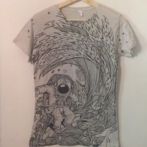 🌟🌟Threadless Women's Astronaut T-Shirt🌟🌟